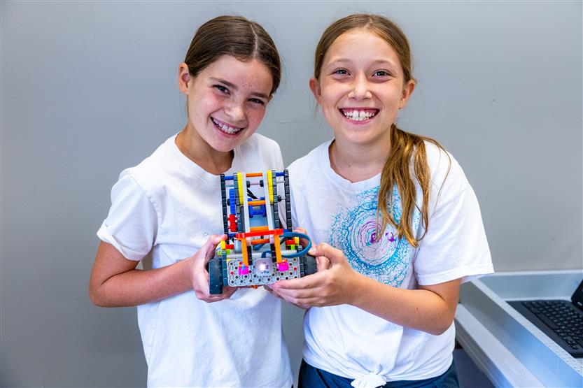 Students build robots
